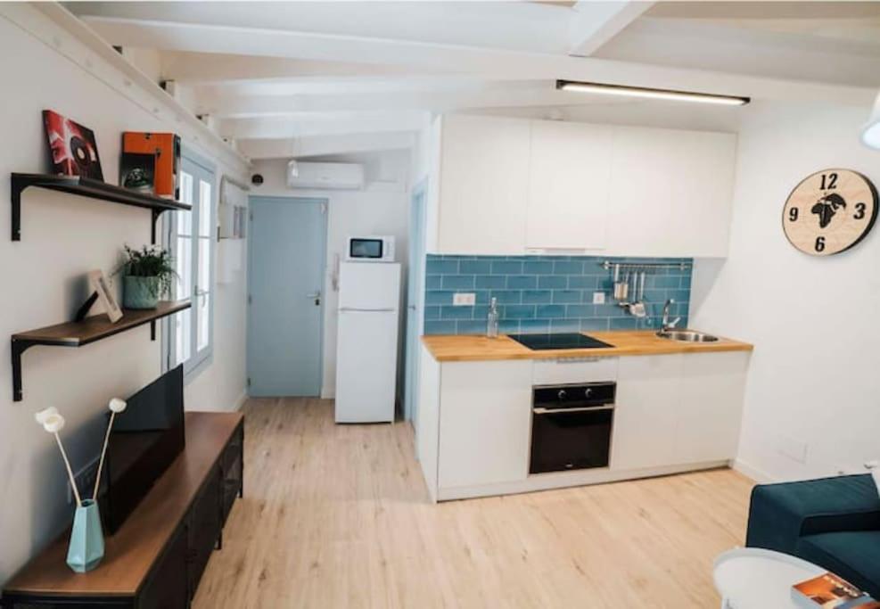 Atlantida Unit 20m From The Barcelona